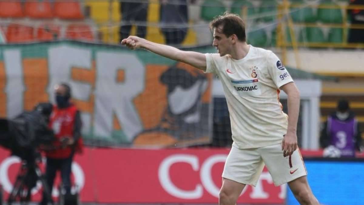 Premier Lig ekibi, Kerem Aktürkoğlu için sezon sonunda teklif yapma kararı aldı. İngiliz kulübünün 23 yaşındaki oyuncunun transferi için Halil Dervişoğlu’nu takasta kullanması bekleniyor. (Sabah-Mehmet Özcan)