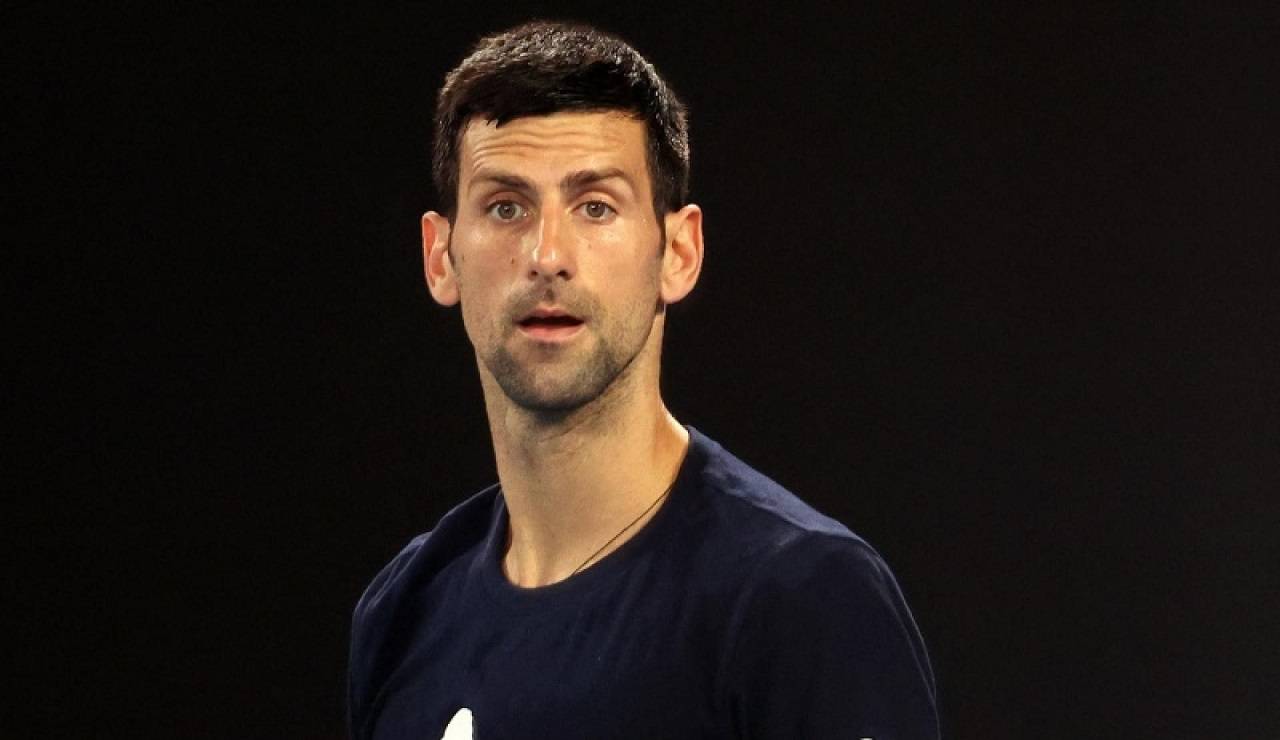 Sırp raket Novak Djokovic, grand slam takviminde yaklaşan Fransa Açık ve Wimbledon için de aynı tutumu sergileyip sergilemeyeceği sorusuna, "Evet, bu bedeli ödemeye hazırım." yanıtını verdi.