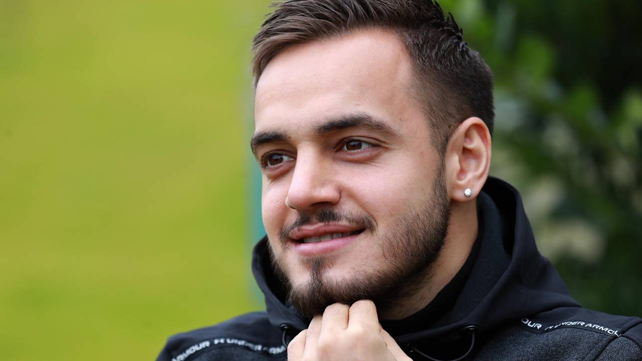 Yusuf Sarı, Çaykur Rizespor'daki görevinin, Trabzonspor'dakinden daha zor olduğunu vurgulayarak, "Takım olarak iyi durumda değiliz. Yardım etmek ve oynamak için geldim. Burada çok mutluyum. Herkesin bana büyük desteği oluyor. İnşallah buradan çıkacağız, bunu başaracağız. Çaykur Rizespor için her şeyi yapacağım." diye konuştu.