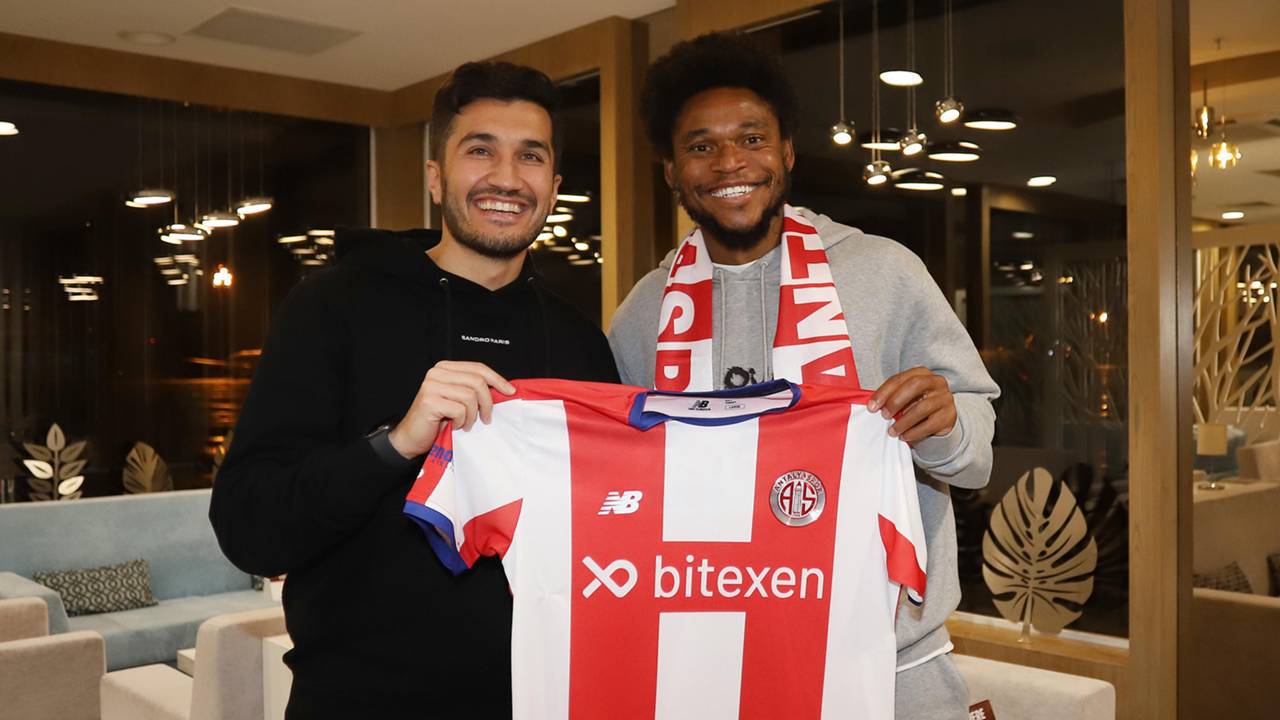 Bu futbolculardan Luiz Adriano, takımıyla çıktığı 3’üncü maçında hem golle hem de asistle tanıştı. Bu 3 müsabakaya da ilk 11’de çıkan Brezilyalı santrfor, takım oyununa yaptığı katkıyla dikkat çekmeye devam etti.