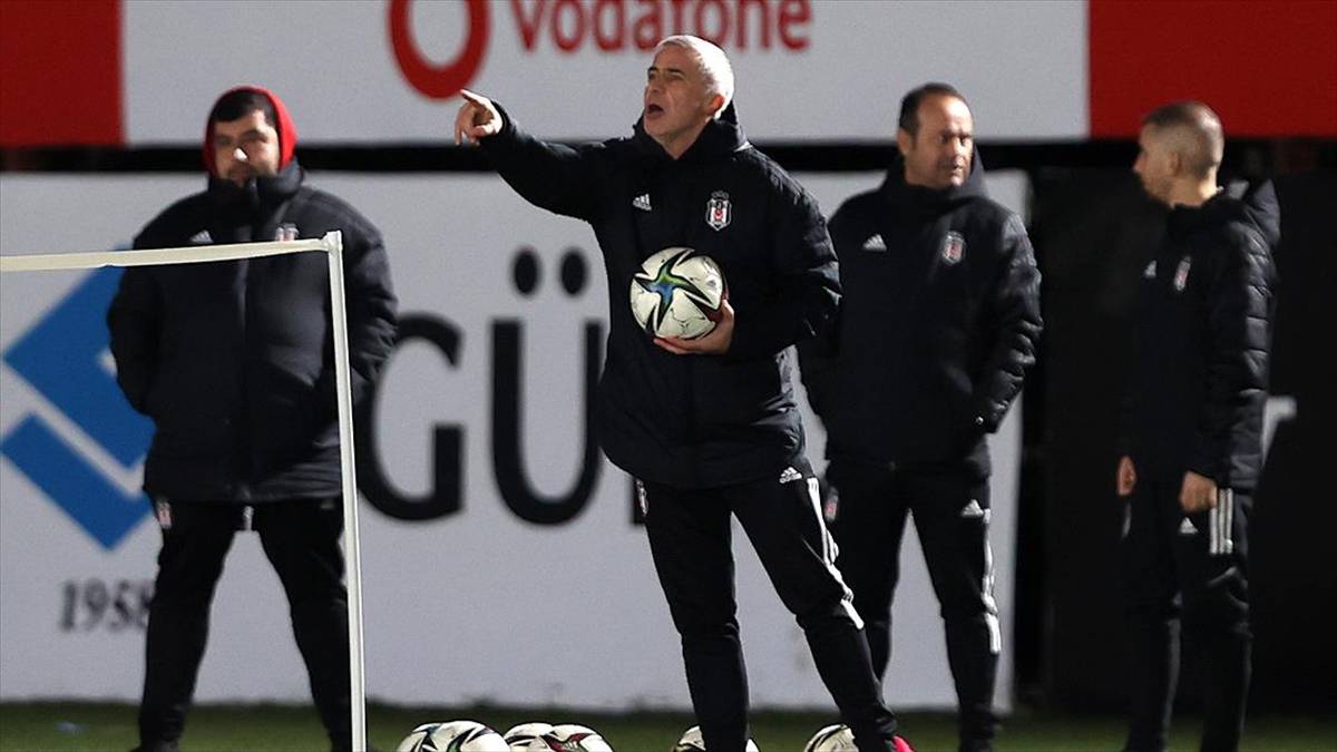Siyah-beyazlı ekip, Karaveli döneminde iç saha performansında da daha başarılı oldu. Karaveli öncesindeki 8 iç saha maçında 5 galibiyet, bir beraberlik ve 2 yenilgi yaşayan Beşiktaş, topladığı 16 puanla 2 ortalama yakaladı.