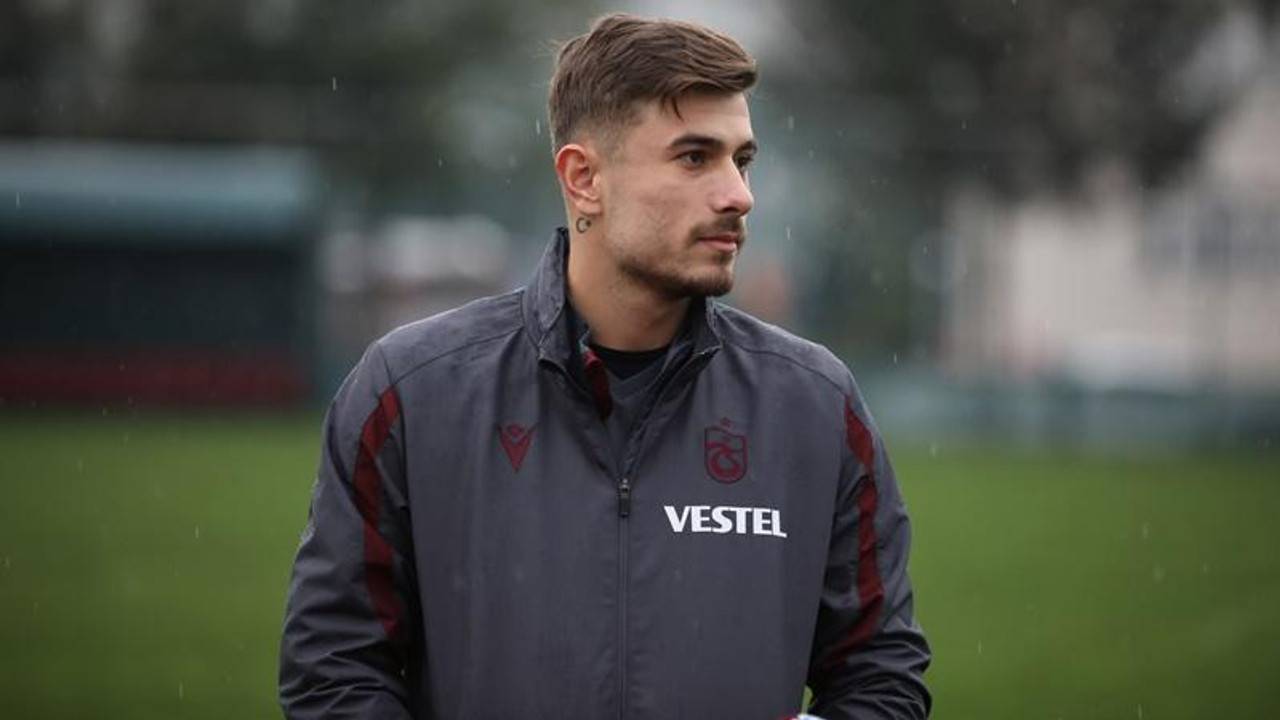 Beşiktaş’tan ayrılarak Trabzonspor’a imza atan ve bordo-mavili ekipte sergilediği oyunla yeniden dikkatleri üzerine çeken Dorukhan Toköz, Aytemiz Alanyaspor maçında kalçasından bir sakatlık yaşamıştı. 25 yaşındaki oyuncunun, takımının bugünkü antrenmanında yer almasına rağmen yarınki karşılaşmada forma giymesi beklenmiyor.