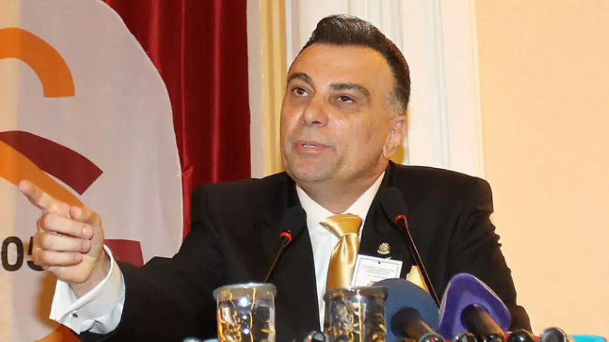 Ahmet Özdoğan: "Menajer olaylarına kim imza attıysa açıklama yapması gerekir. Onu bekliyoruz. Bu işler ciddi işler... Mutlaka kamuoyunu bilgilendirmeleri lazım. Kim imzaları attıysa suçlu onlardır. Bazı menajerler bu fiyatları görmedik diyebilirler. Madem bir dosya açıldı, kapatılamaz. Kim imza attıysa sorumluluk ondadır. Onlar çıkıp açıklama yapmalı."