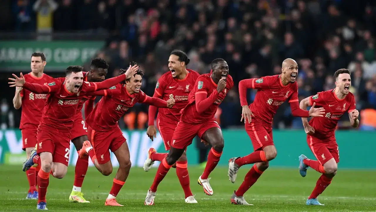 Kupa’yı müzesine götüren Liverpool adına Milner, Fabinho, van Dijk, Alexander-Arnold, Kelleher, Konate, Elliott, Robertson, Salah, Origi ve Jota; seri penaltı atışlarında hata yapmadı ve Chelsea ağlarını buldu.