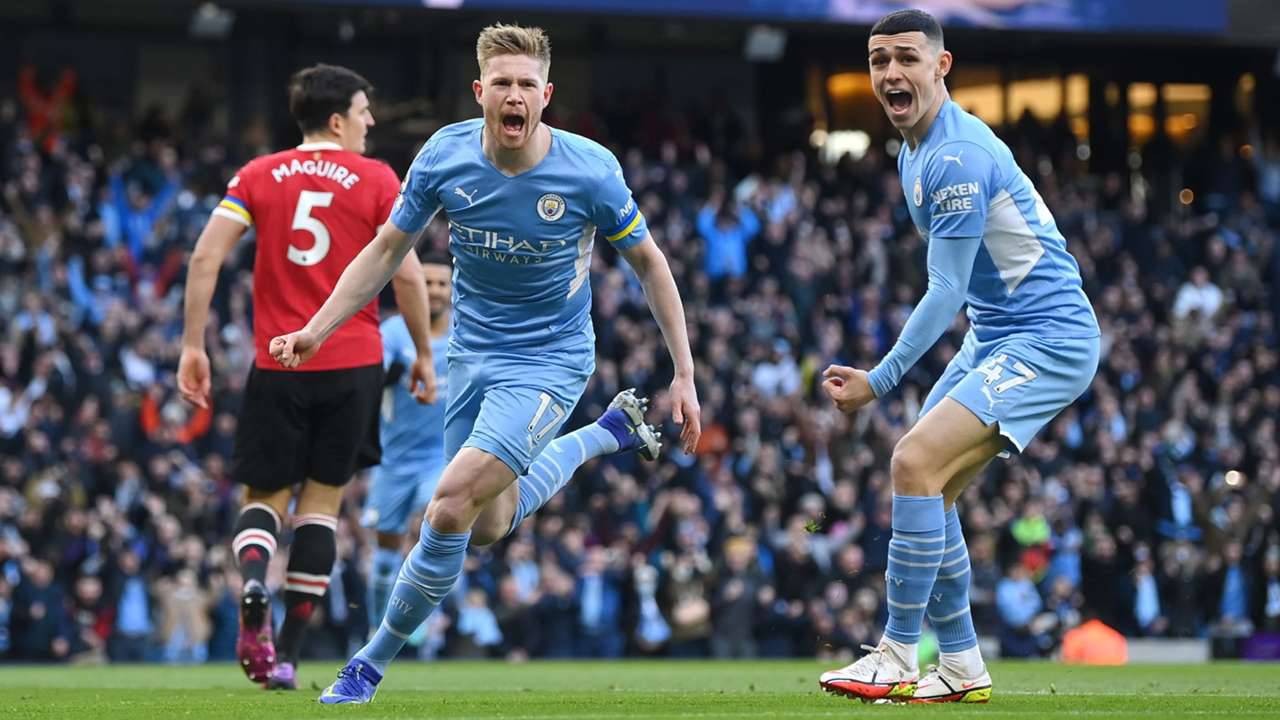 Manchester City’nin Belçikalı süper yıldızı Kevin De Bruyne, 5’inci dakikada takımını 1-0 öne geçirdi. 22’de Jadon Sancho, skora dengeyi getirdi. 28’de bir kez daha sahneye çıkan De Bruyne, City’i bir kez daha öne geçirdi. İlk devre de bu golle 2-1 sona erdi.