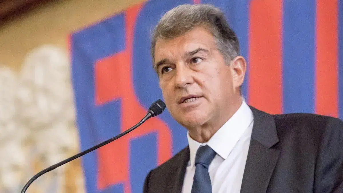 Bir maç eksikle, lider Real Madrid'in 15 puan gerisinde olmalarına rağmen İspanyol ligi şampiyonluğu olasılığını da dışarıda bırakmadıklarını söyleyen Laporta, "La Liga'yı kazanmak için halen umudum var." diye ekledi.