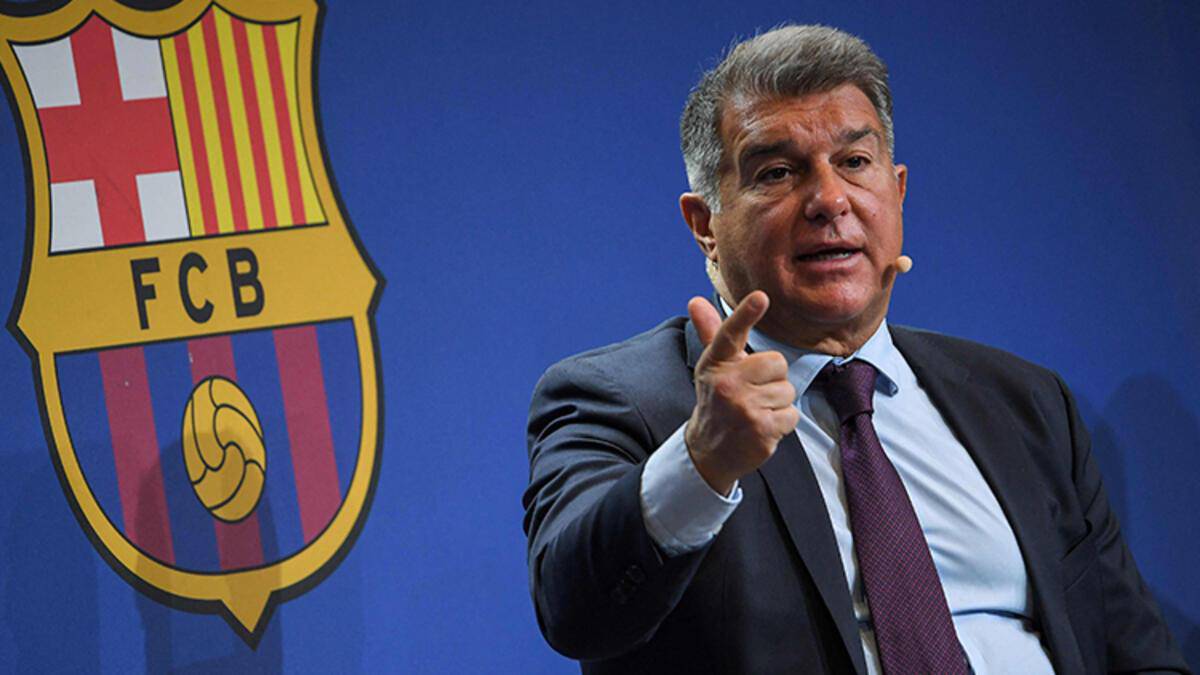 Laporta ayrıca Paris Saint Germain'e giden Lionel Messi'nin Barcelona'dan ayırılmasıyla ilgili "Herkes için çok üzücü bir karardı. Asla böyle bir karar almayı istemezdim." değerlendirmesinde bulundu.