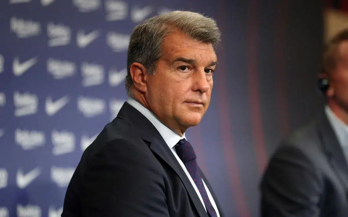 "Hayata geçirilebilir ve yasal" olarak nitelendirdiği Avrupa Süper Ligi projesi hakkında da konuşan Laporta, "UEFA'da açılan dava halen sonuçlanmadı. Süper Lig'in uygulanabilir ve yasal olduğunun anlaşılması için tüm yasal işlemler yürütülmekte. Barça, yabancı bir devletin yatırım şirketleri tarafından finansa edilen kulüplere karşı mücadele veriyor. Bizim için kurallar çok katı ve devlet kulüpleri bu kurallara uymuyor.”