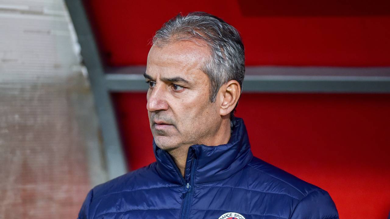 Fenerbahçe, İsmail Kartal'la gülmeye devam ediyor