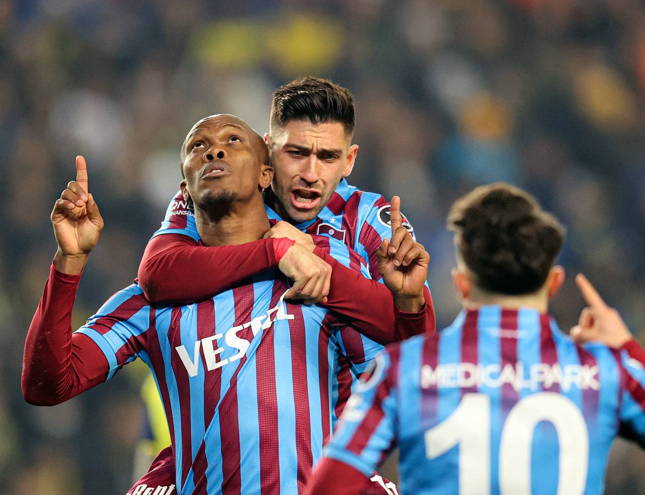 İsrail'in Hapoel Beer Sheva takımından 2018-2019 sezonu başında 1 milyon 100 bin avro bonservis bedeliyle transfer edilen golcü oyuncu, 4 sezonda 136 resmi karşılaşmaya çıkıp rakip fileleri 44 kez havalandırırken gol paslarıyla da önemli katkı yaptı.