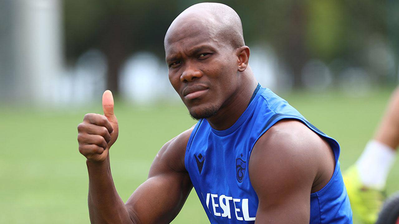 Trabzonspor, Nwakaeme'nin gol attığı 10 maçta 8 galibiyet, 2 beraberlik alarak 26 puan topladı. Nwakaeme, bordo-mavili takımın sezonun ilk haftasında 5-1 galip geldiği Öznur Kablo Yeni Malatyaspor, ikinci haftada 2-1 kazandığı Demir Grup Sivasspor, 3. haftada 1-0 galip geldiği GZT Giresunspor maçı ile 4. haftada 2-2 biten Galatasaray karşılaşmasında birer kez fileleri havalandırarak toplam 4 gol attı.