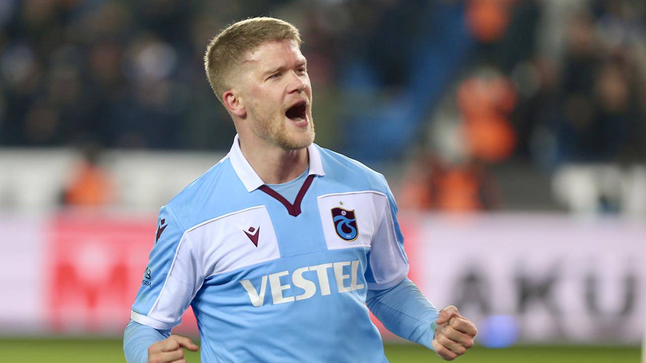 Öte yandan Spor Toto Süper Lig’de rahat bir şampiyonluğa koşan Trabzonspor’un en önemli hücum silahlarından biri olan tecrübeli golcü Andreas Cornelius da ülkesinin takımının aday kadrosunda kendisine yer bulmayı başardı.