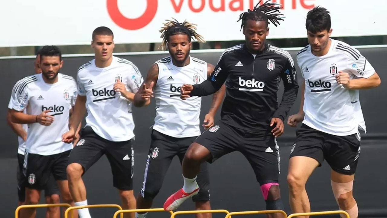 Bu noktada Önder Karaveli tarafından belirlenen kamp kadrosunda; “Emre Bilgin, Göktuğ Baytekin, Valentin Rosier, Rıdvan Yılmaz, Francisco Montero, Josef de Souza, Georges-Kevin N’Koudou, Michy Batshuayi, Gökhan Töre, Can Bozdoğan, Atiba Hutchinson, Cyle Larin, Rachid Ghezzal, Necip Uysal, Domagoj Vida, Kerem Kalafat, Serdar Saatçı, Güven Yalçın, Emirhan İlkhan, Umut Meraş ve Alex Teixeira yer aldı.