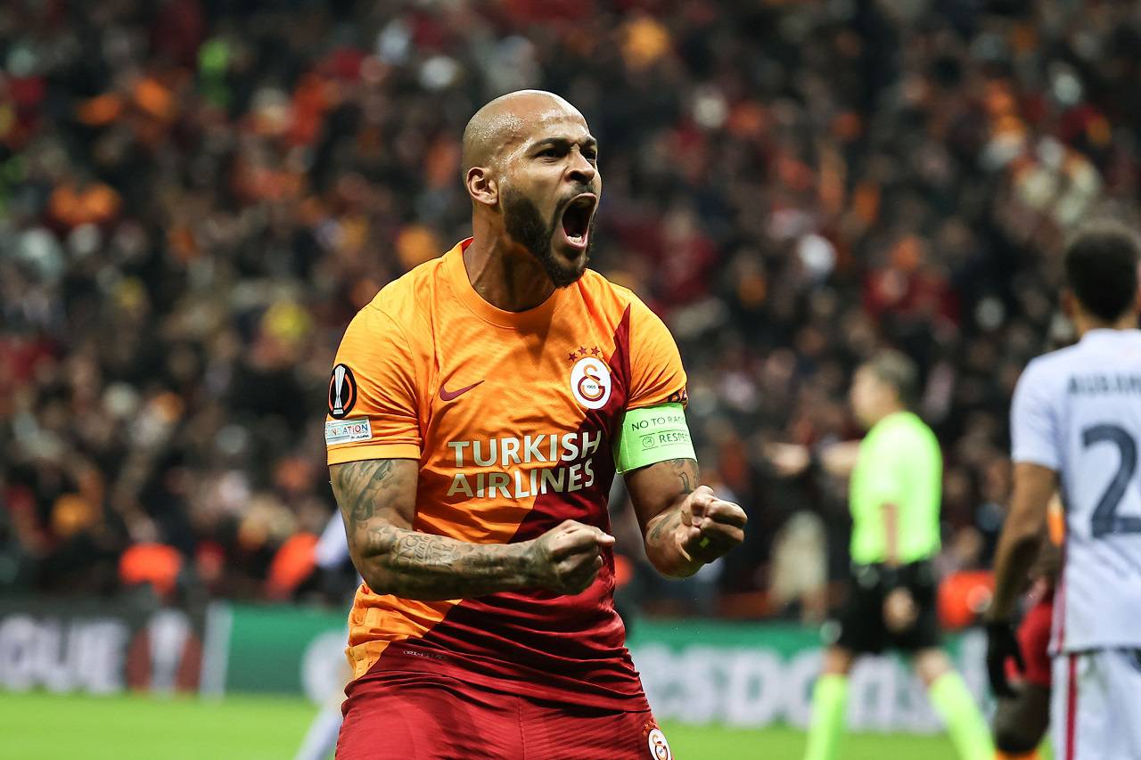 Yine her iki Barcelona maçında iyi performans sergileyen ve önceki gece bir gol de atan Marcao’nun fiyatı da arttı. Brezilyalı stopere bu performansı sonrası yazın iyi teklifler gelmesi bekleniyor.