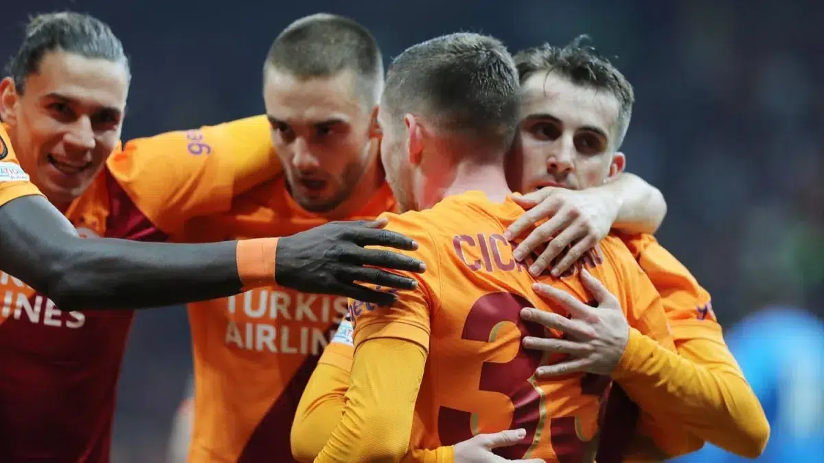 Sampdoria, 30 haftası geride kalan Serie A’da 29 puanla 15. sırada yer alıyor. Küme düşme hattındaki Genoa ve Venezia takımlarıyla arasında 7 puan fark bulunan mavi beyazlı kulüp, ligde kalma yolunda büyük avantaja sahip.