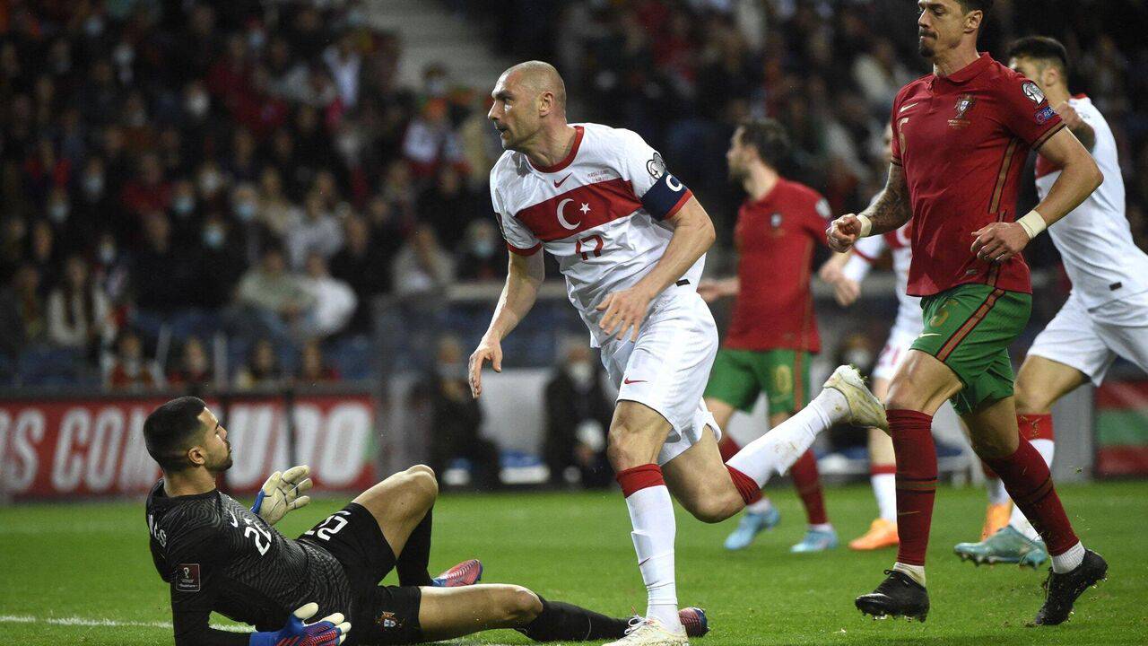 Milli Takım’a veda eden Burak Yılmaz, kamptan ayrıldı!