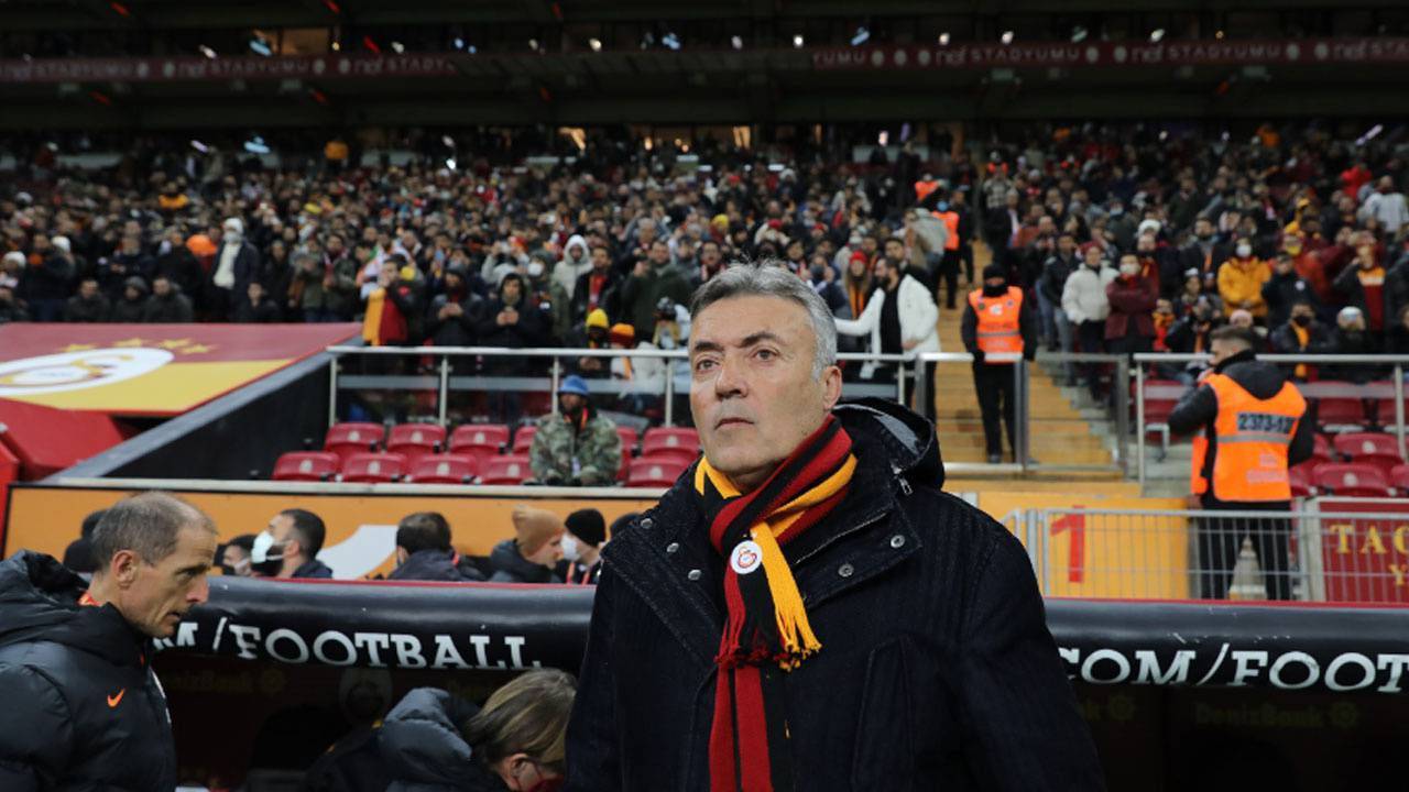 59 yaşındaki çalıştırıcının 2022-23 sezonu için sözleşmesinde yazan garanti ücreti 1.5 milyon Euro... Katalan hoca, yeni sezon öncesinde istifaya yanaşmazsa bu para ödenecek ya da ortak noktada buluşulup indirimli bir ücretle yollar ayrılacak. (Sabah-Mehmet Özcan)