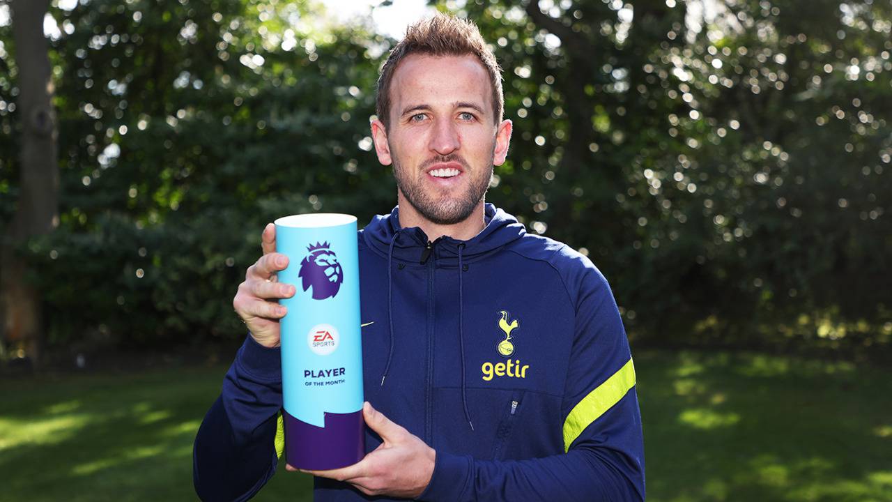 Premier Lig’de mart ayının en iyi oyuncusu ise Tottenham’ın İngiliz yıldızı Harry Kane oldu. Kane, mart ayında takımıyla çıktığı 4 maçta 4 kez rakip ağları sarsmış ve bunun yanı sıra arkadaşlarının attığı 2 golde de asisti yapan isim olmuştu.