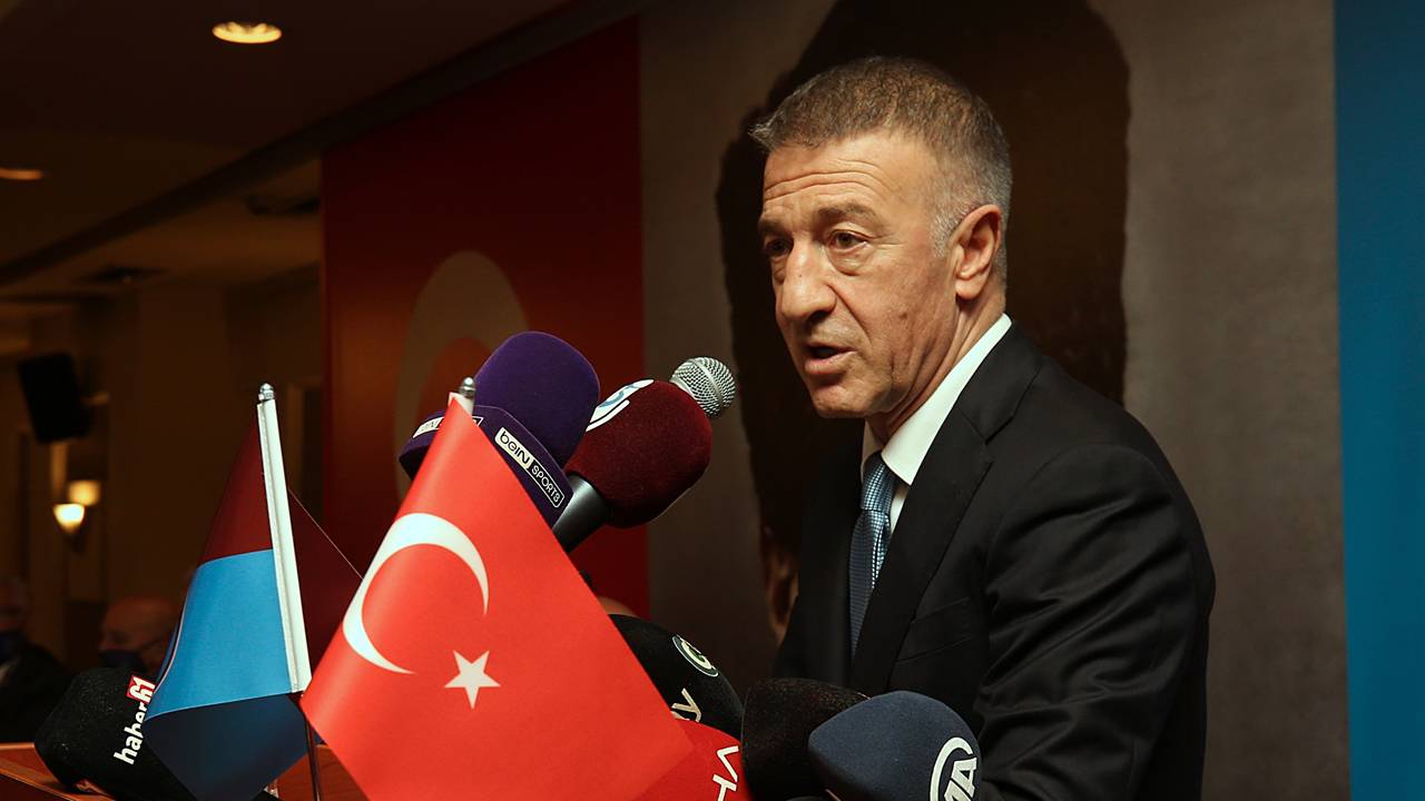 "Bu yürüyüşte en çok dikkat ettiğimiz konu ise kulübümüzün kendi gerçekleridir. Biz gerçeklerimizi inkar etmedik, gerçeklerimizi yok saymadık. Biz gerçeklerimizi günün şartlarına ve evrensel gerçeklere adapte ettik. Yarın da bu yolda yürümeye devam edeceğiz. Trabzonspor kendi olmaya, kendi gibi davranmaya, kendi gücü ve karakteriyle başarılar elde etmeye devam edecek."