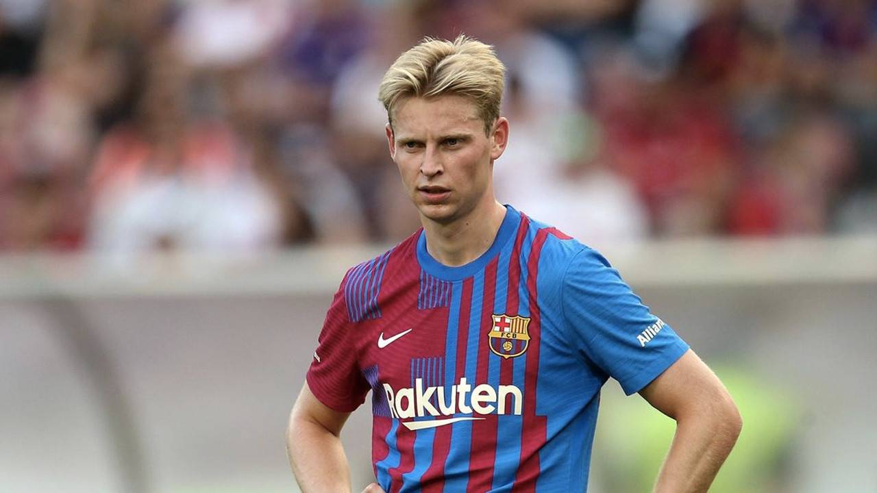 Bir öğrencinin, "50 milyon Euro transfer limiti verilse takıma hangi oyuncuyu isterdiniz?" soruşu üzerine ise Şahin; "Messi olsa 50 milyon Euro'ya alamazsınız. Böyle bir bütçe olsa Barcelona'dan Frankie De Jong'u isterdim. Onun hayalini çok kurmadım, çünkü 50 milyon Euro'ya transfer yapamayacağımıza göre…" karşılığını verdi.