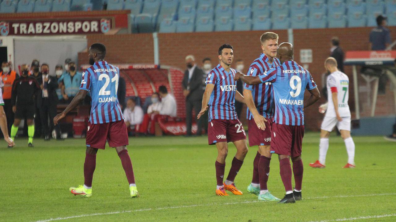 Trabzonspor'da sakatlıklara rağmen hedeflerine ulaştı. Gervinho, Edgar gibi oyuncular ligde sezonu erken kapatırken Hamsik, Trondsen, Koita, Nwakaeme, Hugo, Abdülkadir Ömür, Djaniny, Peres gibi oyuncular da sakatlıklar nedeniyle uzun süre sahalardan uzak kaldı.