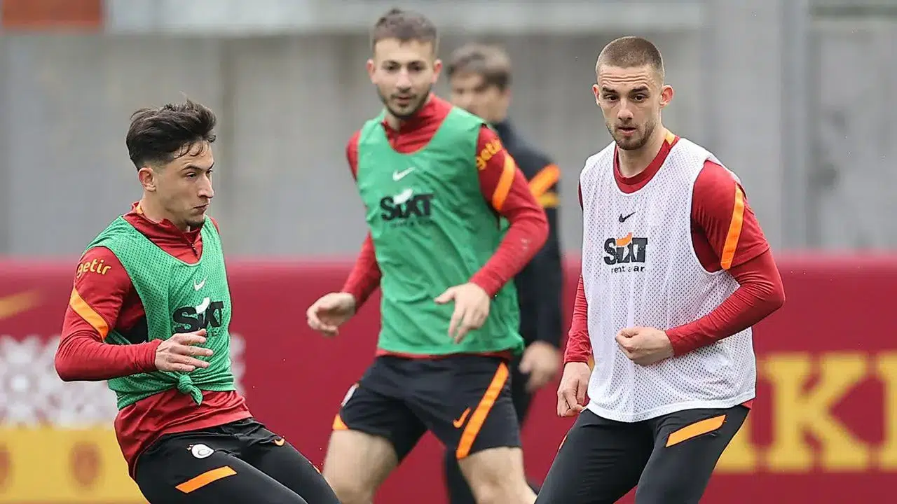 Marcao, Inaki Pena ve Omar Elabdellaoui saha çalışmalarına başladı.