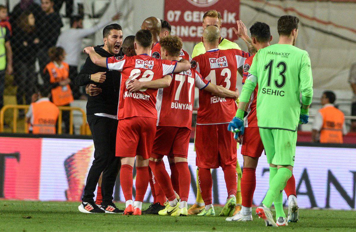 Nuri Şahinli Antalyaspor'da yeni bir rekor...