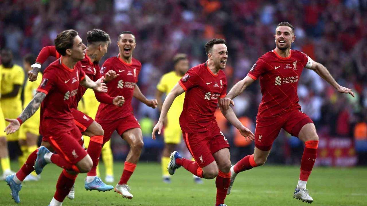 Öte yandan Liverpool, bu sonuçla birlikte 16 yıllık FA Cup hasretini de dindirmiş oldu. Kırmızılar, bir önceki FA Cup zaferini 2005/2006 sezonunda İspanyol Teknik Direktör Rafael Benitez yönetiminde elde etmiş ve o tarihten bu yana aynı başarıyı tekrar gösterememişti.