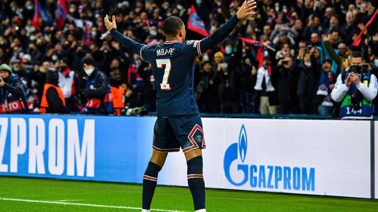 Fransa Milli Takımı ve Paris Saint-Germain’in en önemli yıldızlarından biri olan Kylian Mbappe, Ligue 1’de 5 kez şampiyonluk sevinci yaşadı. Mbappe, 2018 Dünya Kupası’nda da ülkesiyle şampiyonluğa ulaşarak bu büyük kupaya daha uzanmayı başarmıştı. 23 yaşındaki futbolcu, Ligue 1’de şu ana kadar 3 kez de gol krallığı yarışını ilk sırada tamamlamış durumda.