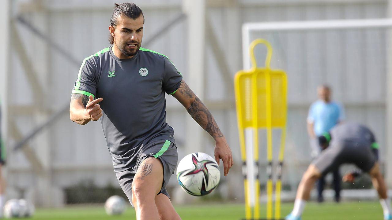 Konyaspor ise 5 milyon Euro (88 milyon TL) talep ederken devreye Abdülkerim'in gireceği kaydedildi. Başarılı oyuncunun bu hafta Konyaspor yönetimiyle bir araya gelerek tercihinin Beşiktaş'tan yana olduğunu söyleyip, kolaylık sağlanmasını isteyeceği belirtildi.