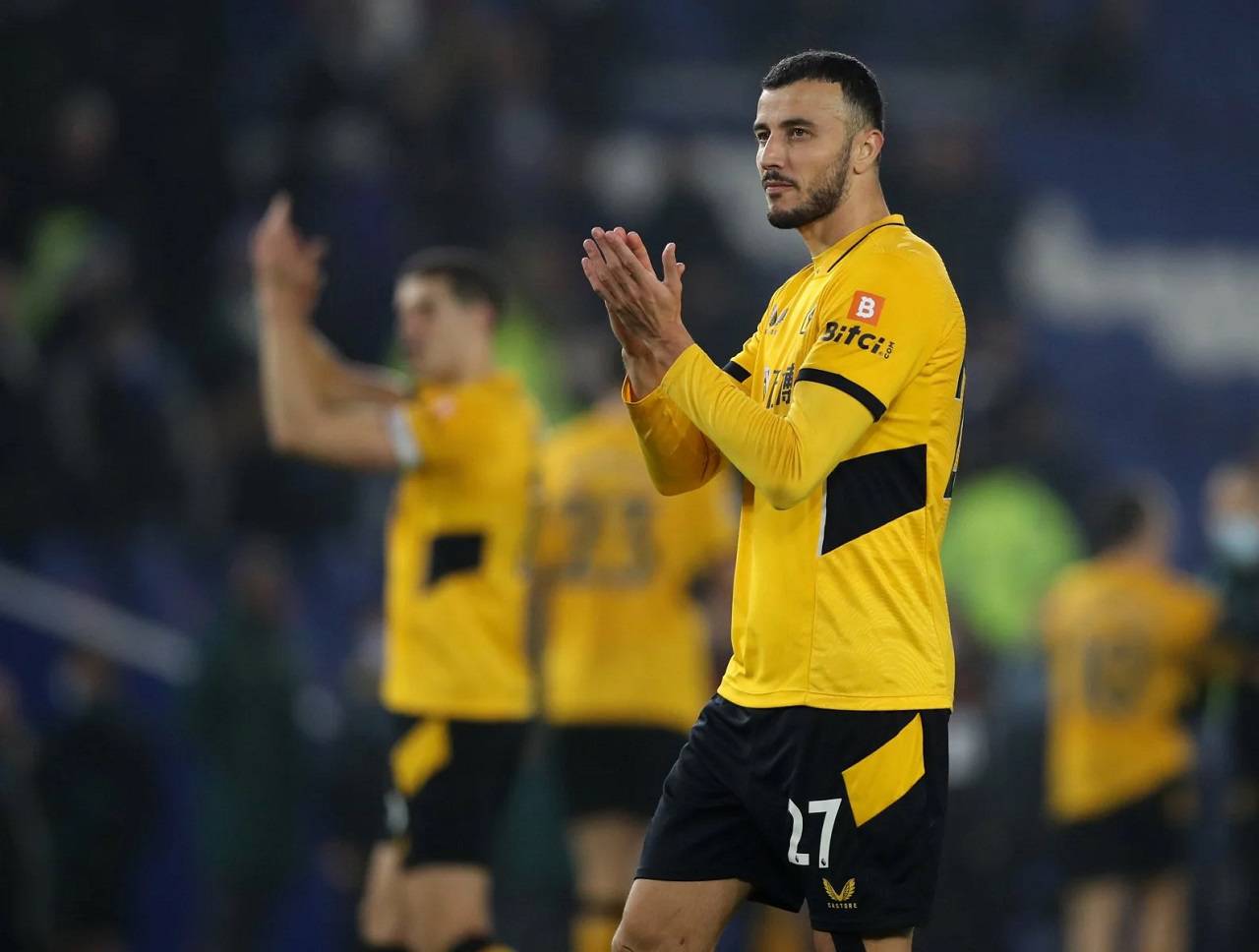 İki taraf arasındaki görüşmeler sürüyor. Beşiktaş yönetimi, bu transferi gelecek haftaya kadar imza aşamasına taşımak istiyor. 6 sezondur formasını giydiği Wolverhampton'dan ayrılan Saiss, bu sezon 32 maça çıkmış ve 3 gol kaydetmişti. Tecrübeli futbolcu, stoper dışında ön liberoda da görev alabiliyor. (Sabah-Ogün Şahinoğlu)