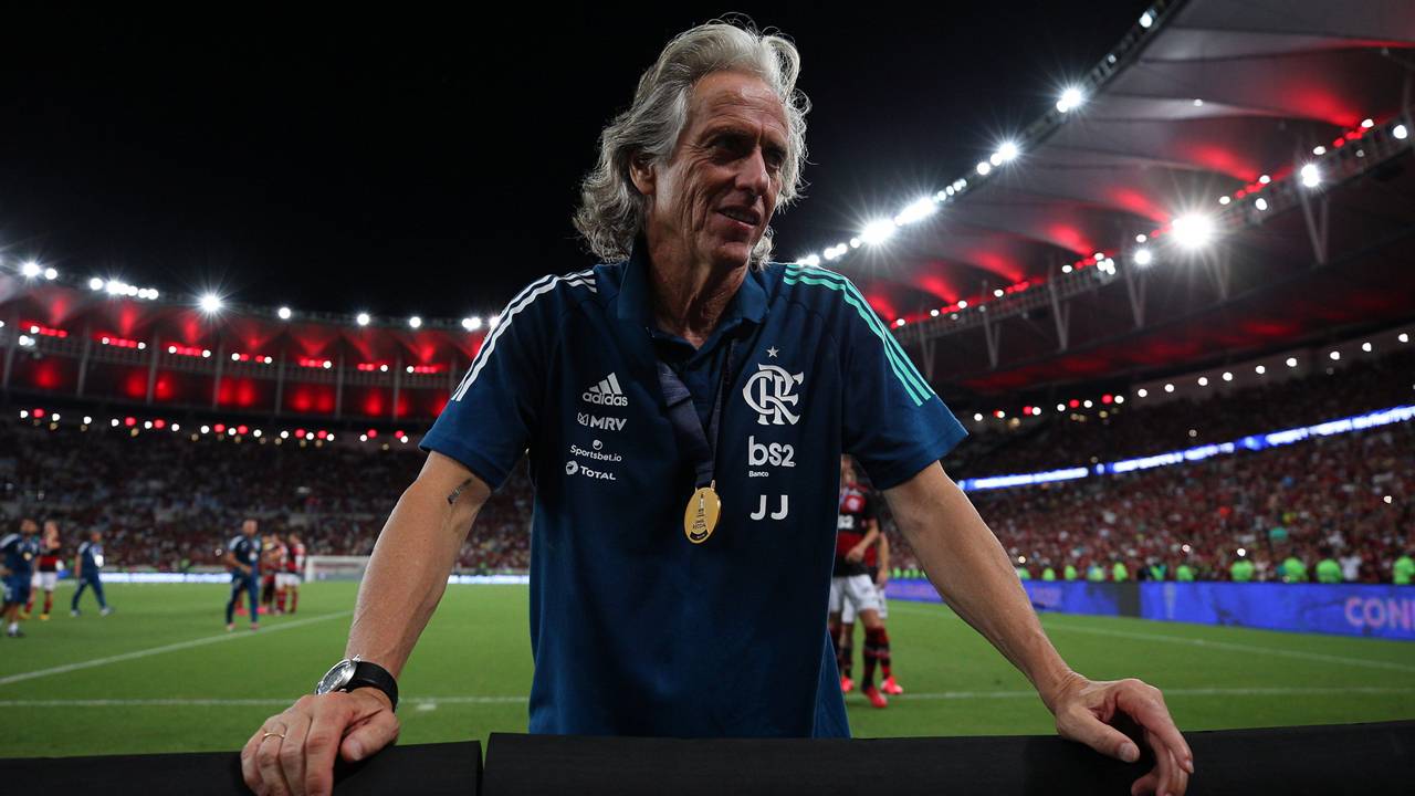 Jorge Jesus kariyerinde, 3 Portekiz Ligi, 6 Portekiz Lig Kupası, 2 Portekiz Süper Kupası, 1 Portekiz Kupası, 1 Libertadores Kupası, 1 Brezilya Ligi şampiyonluğu, 1 Brezilya Süper Kupası, 1 Güney Amerika Süper Kupası, 1 Suudi Arabistan Süper Kupası, 1 UEFA Intertoto Kupası ve 1 Carioca Şampiyonası Kupası'na uzandı.