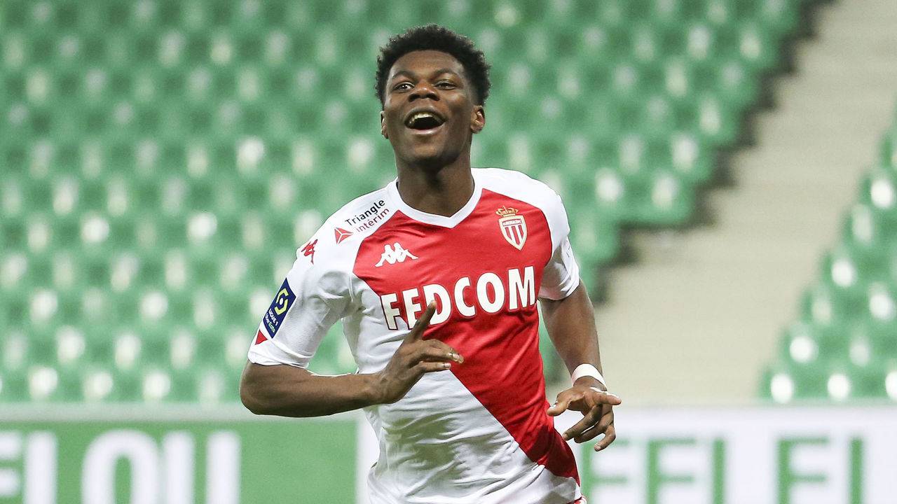 Bu noktada İtalyan gazeteci Fabrizio Romano’nun haberine göre; Real Madrid, 22 yaşındaki Fransız önlibero Aurelien Tchouameni’nin transferi için Monaco ile 80 - 100 milyon Euro arası bir bonservis bedeli karşılığında anlaşma noktasına ulaştı. Transferin, kısa süre içerisinde resmiyet kazanması bekleniyor.