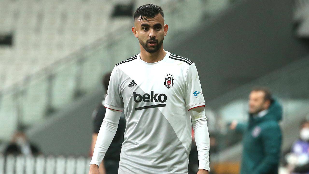 Bu bağlamda ise Cenk Tosun, Wout Wghorst ve Jackson Muleka’dan oluşan golcü rotasyonu yeni sezon öncesi Beşiktaş taraftarlarını bir hayli heyecanlandırmış durumda. Bununla birlikte, Rachid Ghezzal ile Weghorst’un uyumu ise en fazla merak edilen noktalardan biri olarak gözüküyor.