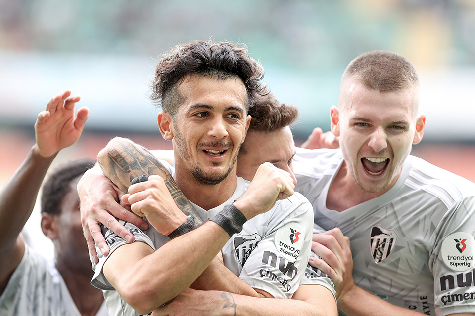 Ligin 8. haftasında sahasında ikas Eyüpspor'u 1-0 yenen Kocaeli temsilcisi, sonrasında deplasmanda TÜMOSAN Konyaspor'u 3-2, dün de evinde Corendon Alanyaspor'u 2-0 mağlup etti.