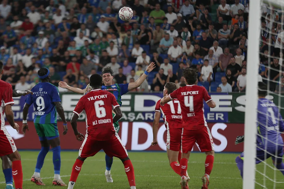 Samsunspor, Çaykur Rizespor deplasmanında kazandı!