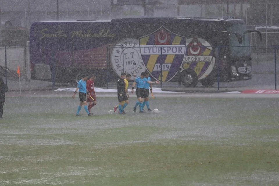 Fethiyespor - Eyüpspor maçı, yağmur nedeniyle ertelendi!